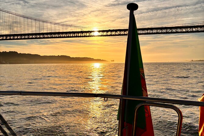Lisbon Sailing Experience - Shared Tour on a Classic Boat - The Itinerary: Iconic Lisbon Landmarks from the Water
