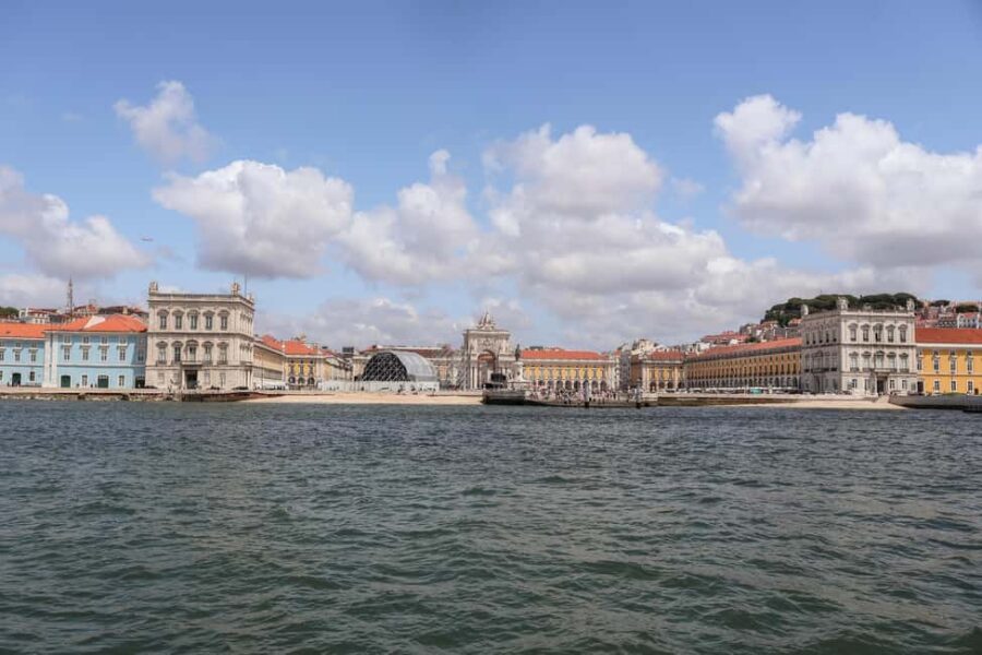 Lisbon: Sailing trip on the Tagus River - Starting Point at Doca do Bom Sucesso