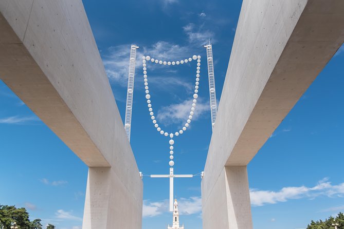 Lisbon: Shrine of Fátima Half Day Tour - Visiting the Basilica de Nossa Senhora do Rosário de Fátima
