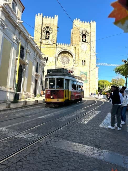 Lisbon sightseeing Big OVERVIEW (4h) Tuk Tuk city Tour - Stopping at Lisbon’s Iconic Landmarks in Belém