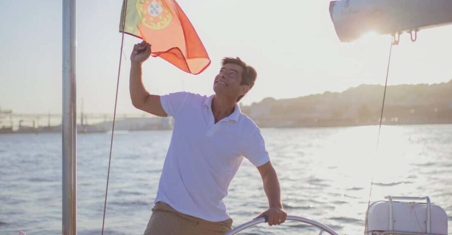 Lisbon: Sunset boat tour with green wine - Discover Lisbon’s Iconic Landmarks from the River