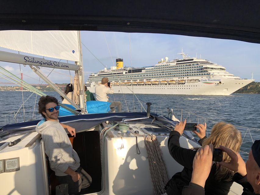 Lisbon: Tagus River Sunset Cruise with Drinks - Starting Point at Doca de Alcântara