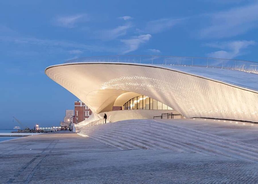 Lisbon: Tagus River Sunset Cruise with Wine and Music - Starting Point at the Sul e Sueste Boat Station