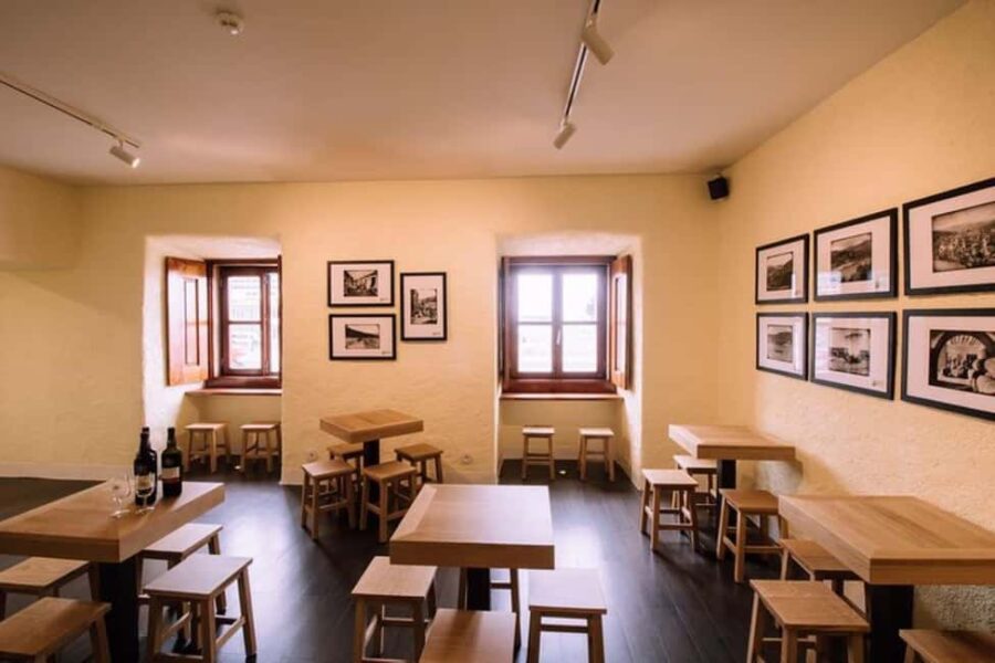 Lisbon: Tasting of two Port wines and Pastel de Nata - Expert-led Tasting: Insightful Commentary on Port Wines