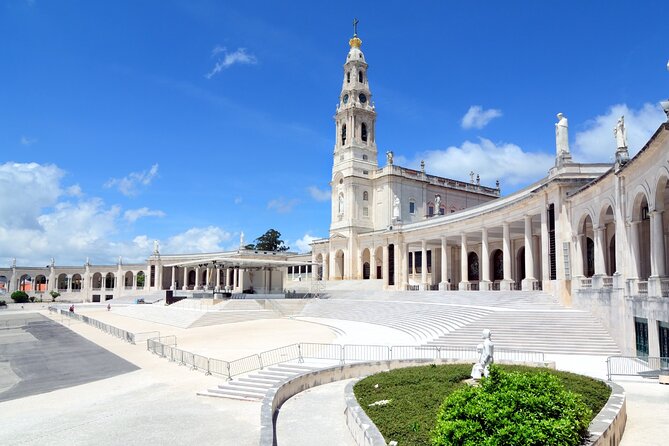 Lisbon to Fatima Obidos Nazare Private Tour - Starting Point and Timing in Lisbon