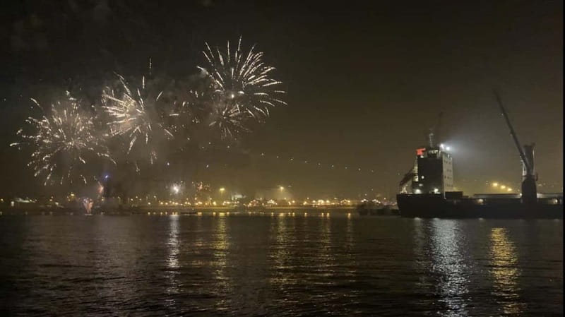 Lisbon:New Year's Eve on a Sailboat - Experience the Magic of Fireworks Over the Tagus River