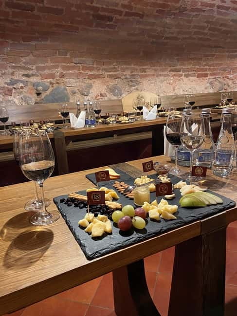 Lithuanian Cheese Tasting & Guided Old Town Tour - The Lithuanian Cheese Tasting Experience in Vilnius