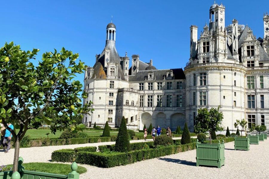 Live Guided Chenonceau, Chambord, Amboise Castles from Paris - From Paris to the Heart of the Loire Valley
