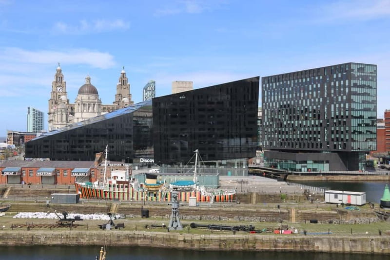 Liverpool: 1-Hour Guided Tour along the Waterfront - Meet at the Beatles Statues in Liverpool Pier Head