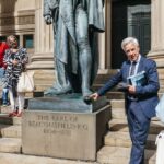 Liverpool: Official Peaky Blinders Coach Tour of Merseyside - Starting Point and End Location at St George’s Hall