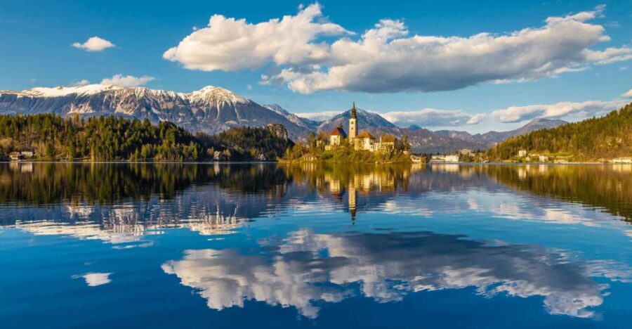 Ljubljana: Lake Bled Experience small group half-day tour - From Ljubljana to Lake Bled: The Scenic Drive