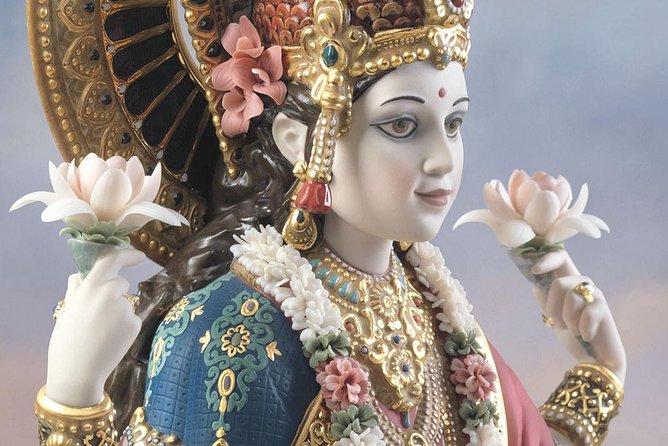 Lladro Factory Visit and Paella Lunch at the Beach - Visiting the Lladro Factory and Museum in Valencia