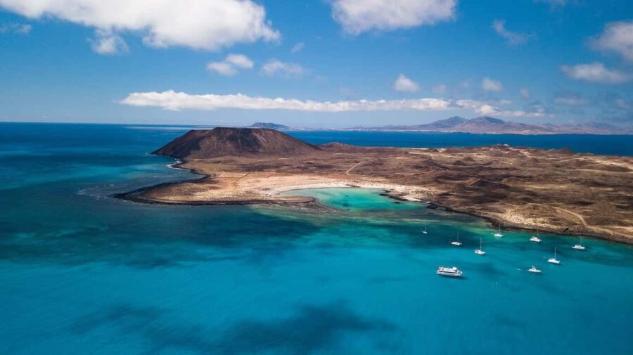 Lobos Island: Ferry + Mini Submarine Cruise + free time - Convenient Pickup from Lanzarote Hotels