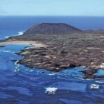 Lobos Island Ferry with Snorkel from Corralejo, Fuerteventura - Relaxing at La Concha Beach