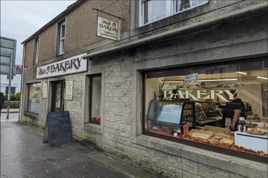 Loch Lomond Highland Cows Victorian Town Half-Day Tour - Starting Your Day: Pickup and Transportation in Comfort
