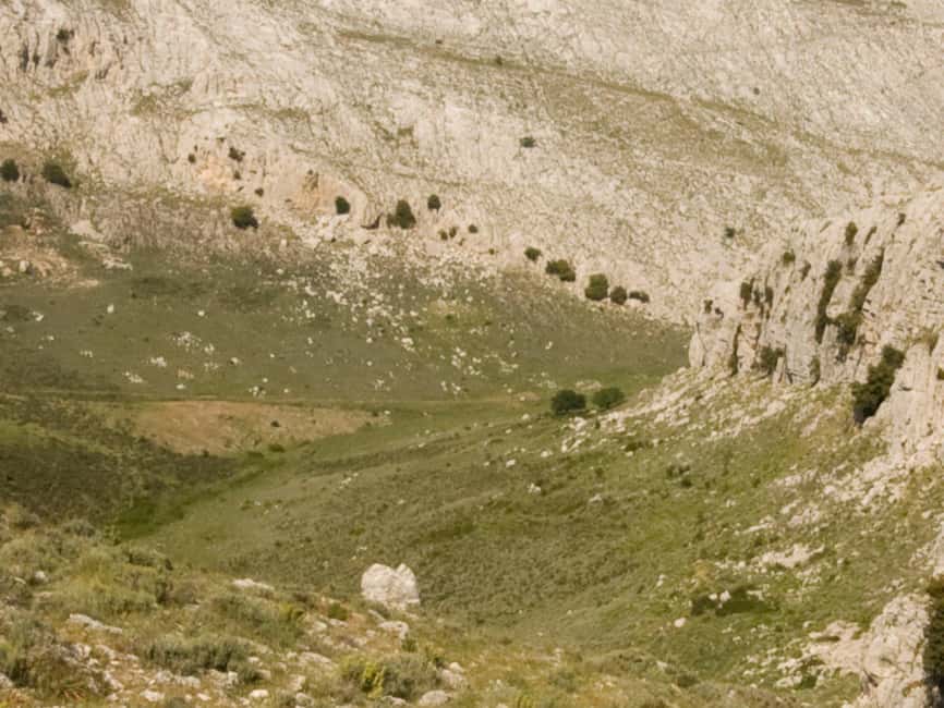 Lodè: Trekking Trip to Punta Cupeti on Montalbo - Starting the Trek at Lodè and Meeting the Guide