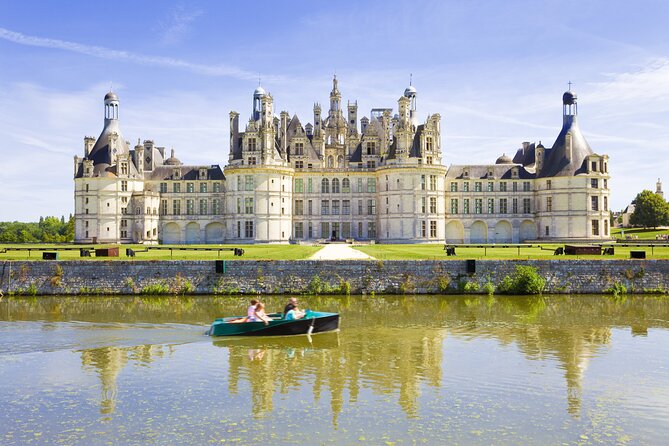 Loire Valley Castles Private Tour From Paris/skip-the-line ticket - Visiting Château of Chenonceau: The "Ladies Château"