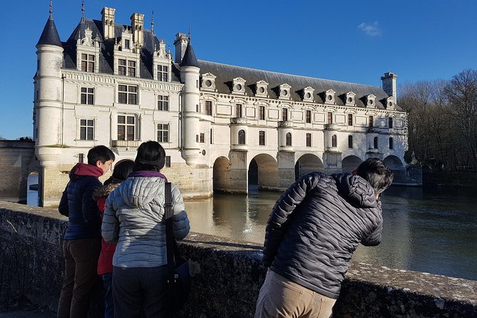 Loire Valley Day Tour Chambord and Chenonceau plus Lunch at a Private Castle - Exploring Château de Chenonceau and Its Gardens