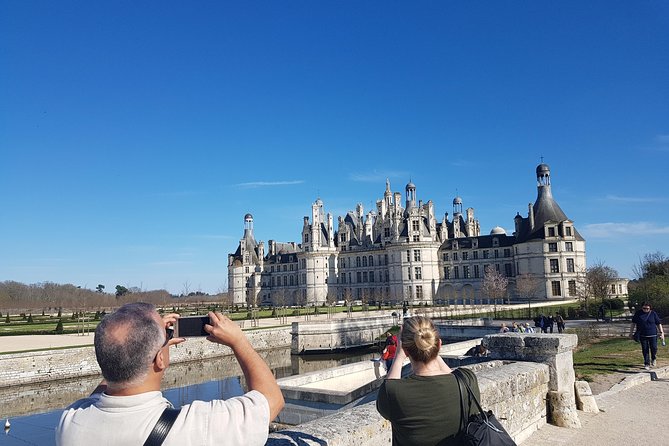 Loire Valley Tour Chambord and Chenonceau from Tours or Amboise - Exploring Château de Chambords Renaissance Masterpiece