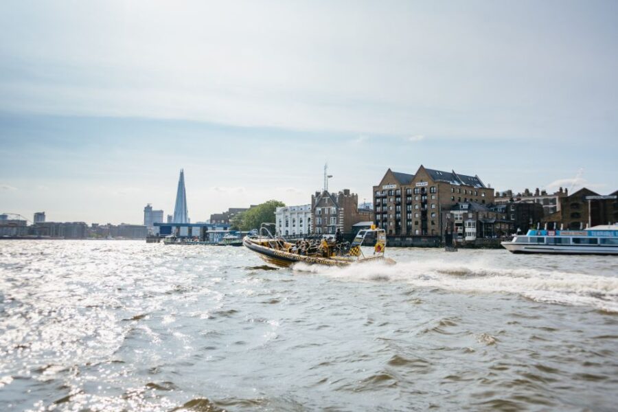 London: 45-Minute Speedboat Sightseeing Tour - Convenient Locations at Embankment or Westminster Piers