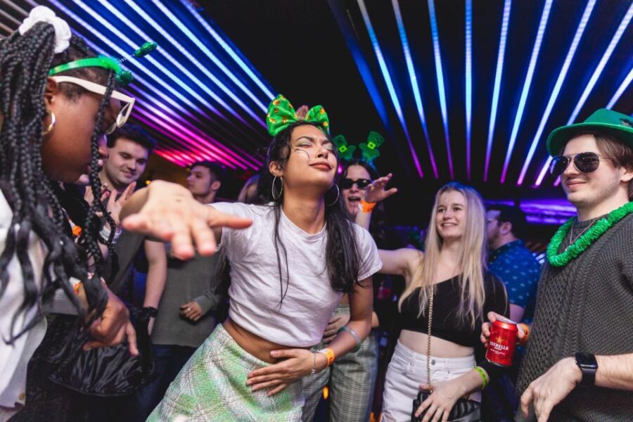 London: Bar and Club Crawl to 5 Central London Venues - Discovering Londons Best Nightlife Spots with Free Entry