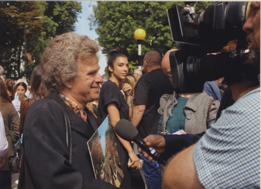 London: Beatles In My Life Walking Tour with Richard Porter - Walk Across and Recreate Classic Beatles Scenes at Abbey Road