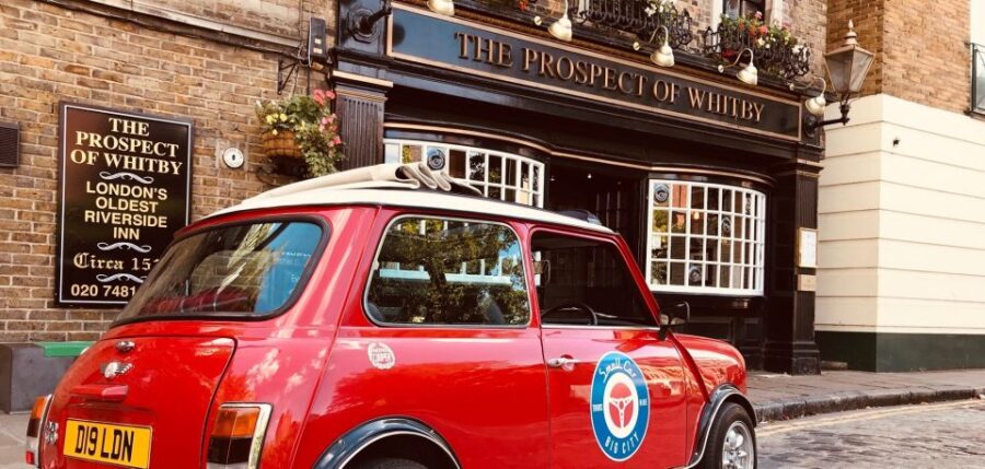 London Best Bits in a Classic Mini Cooper - The Charm of a Private Mini Cooper Tour in London