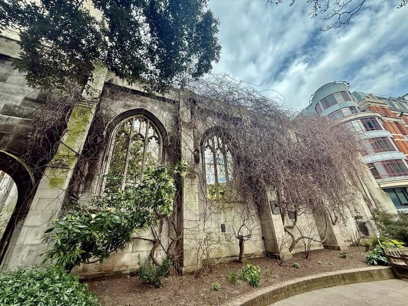 London Blitz Tour - Explore City of London Wartime History - Starting Point at The National Firefighters Memorial