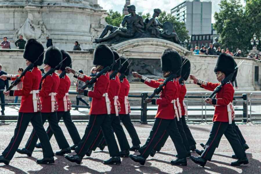 London: Buckingham Palace and Changing of the Guards Tour - The Changing of the Guard: A Colorful Spectacle