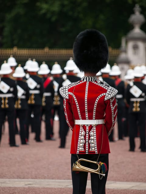 London: Changing of the Guard Experience and Landmarks Tour - Witnessing the Changing of the Guard at Horse Guards Parade