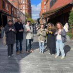 London: Chelsea Walking Tour - Stories, Sights & Small Bites - The Art Scene at Saatchi Gallery