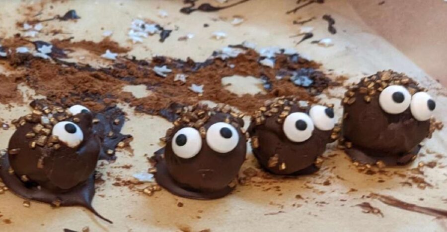 London: Chocolate Truffle-Making Workshop - The Starting Point at Clapham North Art Centre