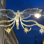 London Christmas Lights Guided Tour With Christmas Music - London’s Iconic Christmas Light Displays and Festive Atmosphere