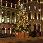 London Christmas Lights Private Walking Tour - Exploring Historic Buildings Along the Strand