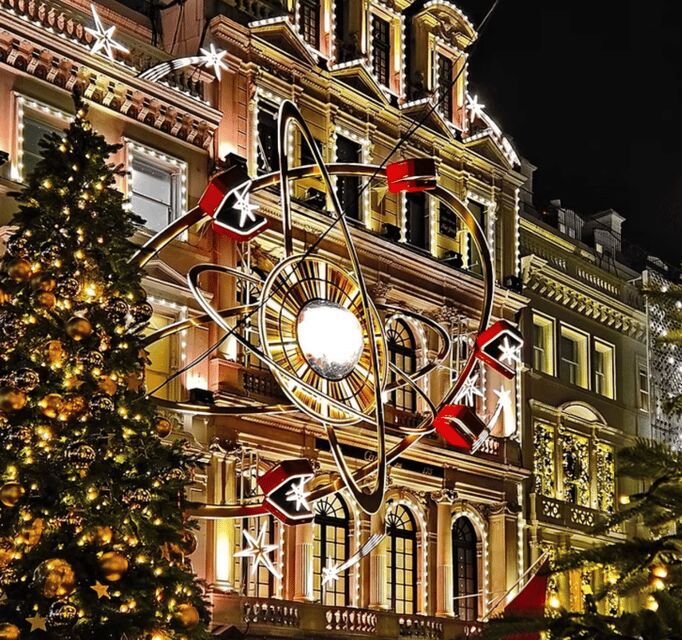 London: Christmas Lights Walking Tour - Starting Point at Charing Cross Station