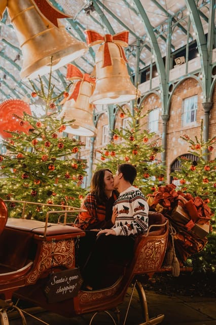 London: Christmas Photography and Video Photoshoot - The London Christmas Photoshoot: An Intro to Festive London Landmarks