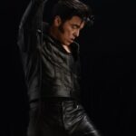 London: Dinner Cruise with Elvis Tribute on the Thames River - Starting the Night on the Thames with a Sparkling Toast