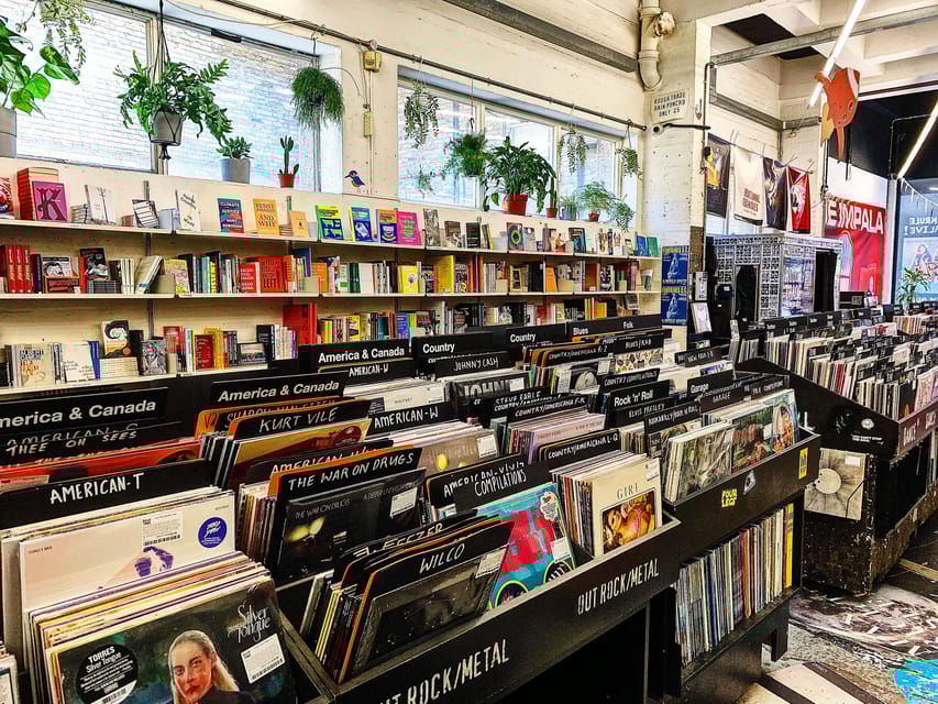 London: East End Private Tour with a Local Guide - Street Art: Banksy, Ben Eine, and STIK