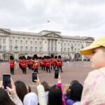London: Guided Walking Tour with Changing Of The Guard - Westminster Abbey and 1000 Years of Royal History