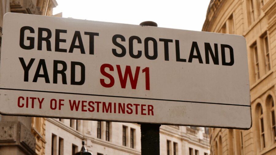 London: Harry Potter Movie Location Tour with an APP - The Tour Begins at Westminster Station and Passes Parliament Street