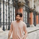 London Instagram Photoshoot - 20 edited photos - Choosing Your Iconic London Backdrop