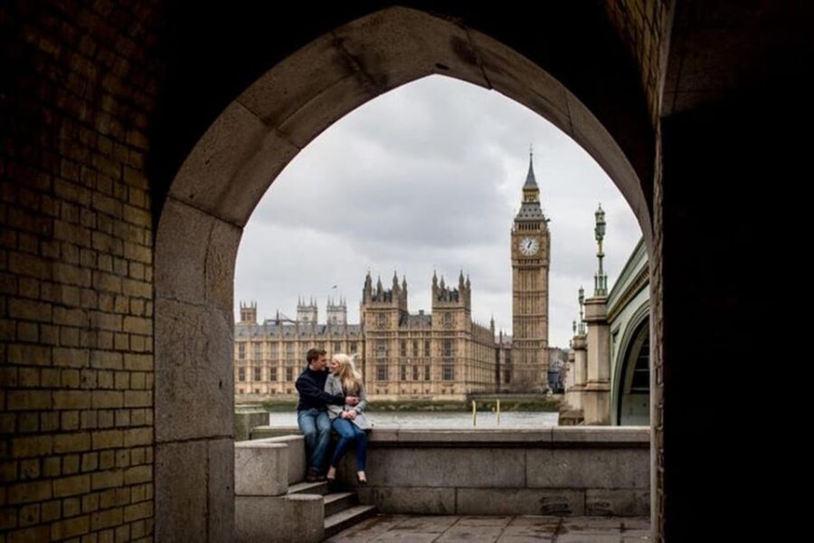 London Instagram tour with a private photographer - The Tour Starts in the Heart of London
