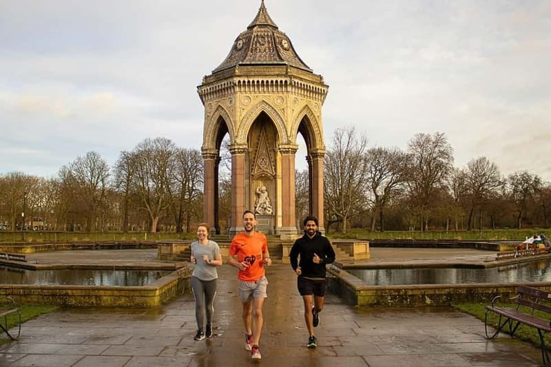 London Landmarks Group Guided Tour Along the Thames - Starting Point at the National Gallery Entrance