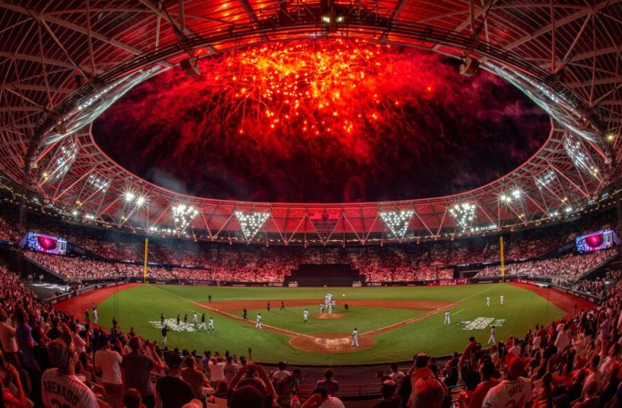 London: London Stadium Tour - Starting Point and How to Join the Tour