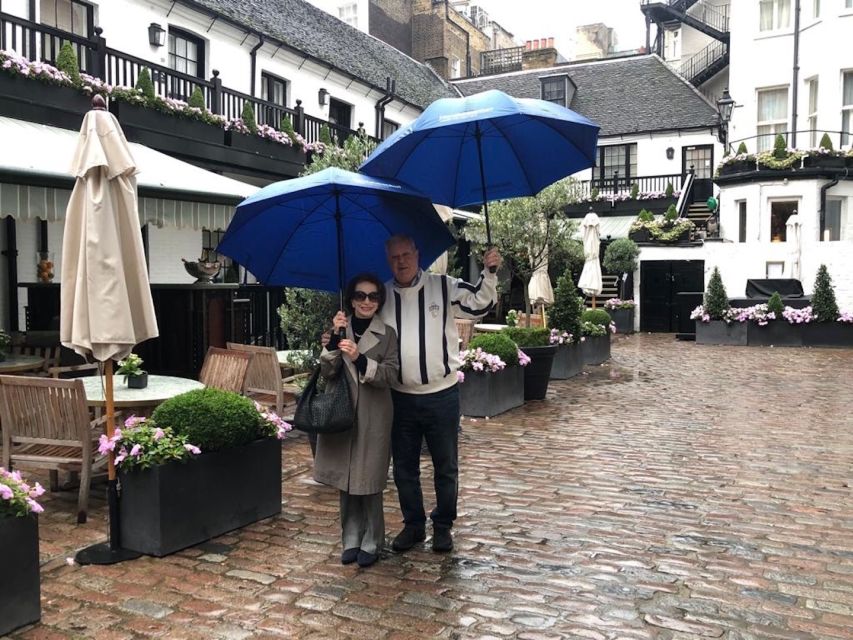 London: Monuments & Back Streets Guided Tour in Black Taxi - Riding in an Electric Black Taxi with a Panoramic Roof