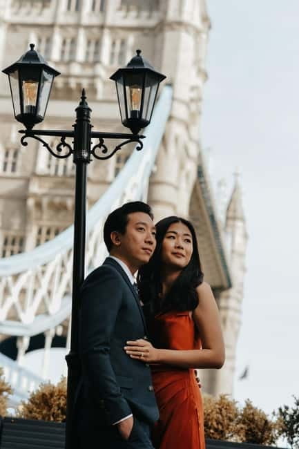 London: Private Engagement Photoshoot in the Big City - Meeting Point and Tour Duration in the Heart of London