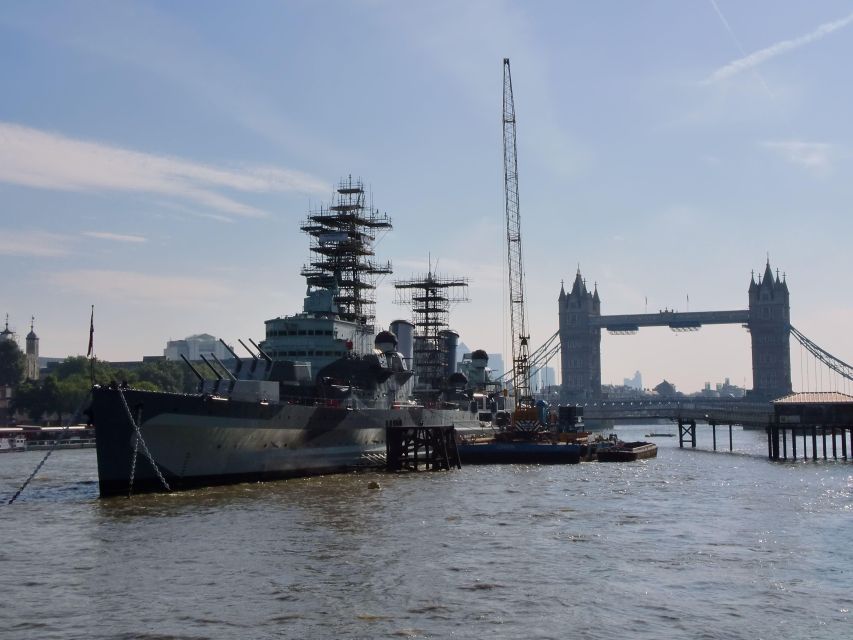 London Private Guided Walking Tour - Exploring Piccadilly Circus and Londons Medieval Past