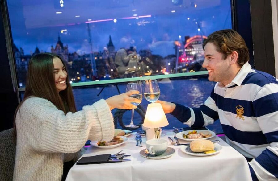 London: River Thames Dinner Cruise with Live Jazz - Enjoy a 3-Course Dinner with a Fully Stocked Bar