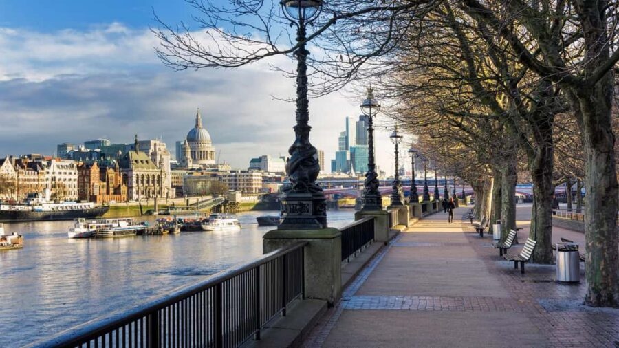 London: South Bank Private Highlights Tour - From County Hall to Jubilee Gardens and Southbank Centre
