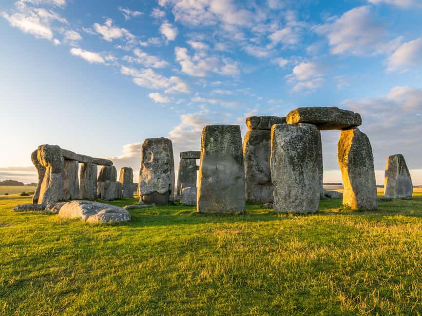 London: Stonehenge and Bath Day Trip with Roman Baths - Journey Through Salisbury Plain